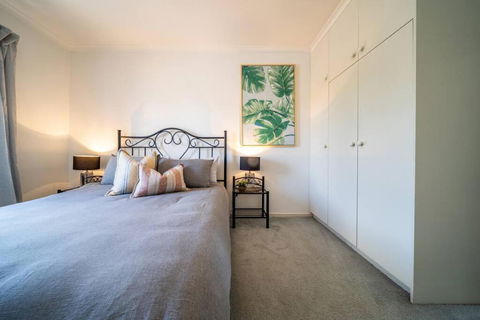 Sage On Bewes Adelaide - Phillip Island Accommodation 1