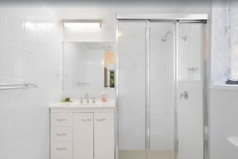 Salerno - Hosted By Burleigh Letting - Phillip Island Accommodation 3