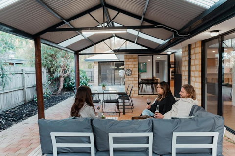 Salhus - Sleep In King Beds & Easy Walk To Town - Phillip Island Accommodation 0