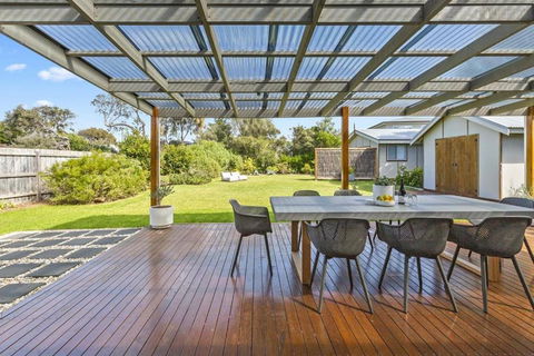 Salt Air Beach Retreat - 280m Walk To Foreshore, Check Out 5pm Sunday! - Phillip Island Accommodation 2