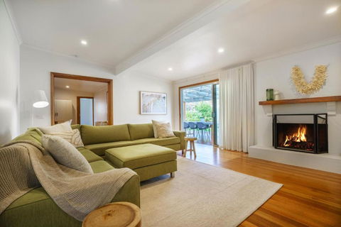Salt Air Beach Retreat - 280m Walk To Foreshore, Check Out 5pm Sunday! - Phillip Island Accommodation 0