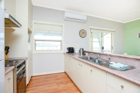 Salt - Aldinga Beach - C21 SouthCoast Holidays - Phillip Island Accommodation 2
