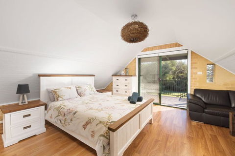 Salt Wood Cabin Style Retreat - Phillip Island Accommodation 2