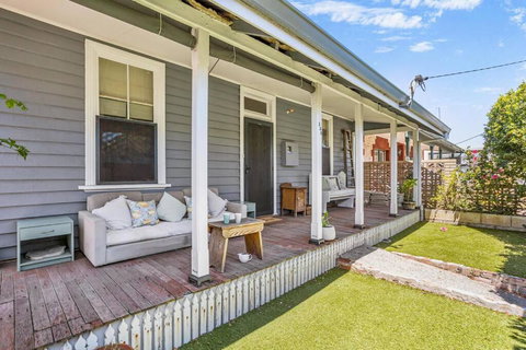 Saltbush Cottage In Fabulous South Fremantle - Phillip Island Accommodation 0