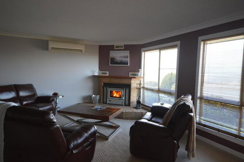 Sancerre Estate - Phillip Island Accommodation 0