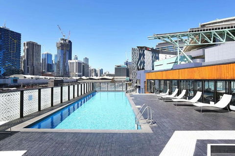 Rooftop Pool Stunning Apt At Marvel Stadium With Free Parking - Phillip Island Accommodation 2