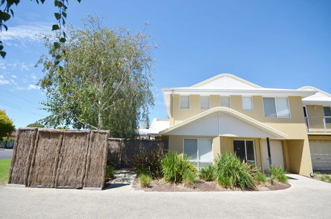 Sandpiper 10 - Close To Town And Beach - Phillip Island Accommodation 0