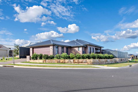 Sandstone - Family Entertainer, Refined Living - Phillip Island Accommodation 3