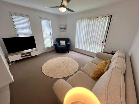 Sandstone Point Sleeps 10, 4-bedroom Home - Phillip Island Accommodation 1
