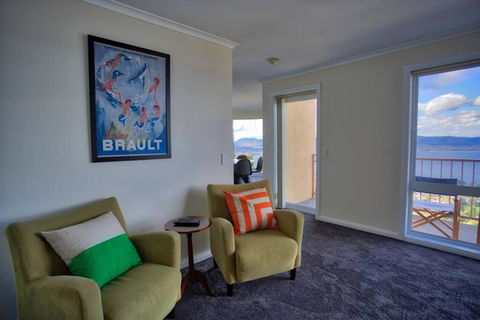 Sandy Bay Townhouse - Phillip Island Accommodation 1