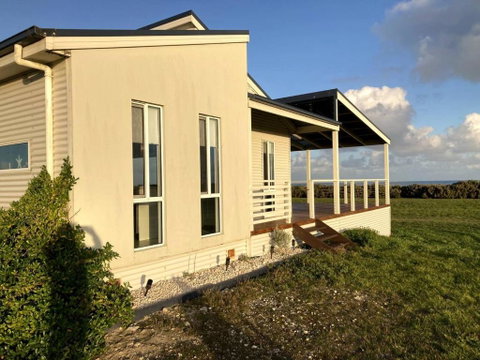 Sandy Bottoms Beach Escape - Phillip Island Accommodation 0
