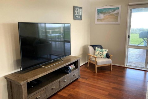 Sandy Bottoms Beach Escape - Phillip Island Accommodation 3