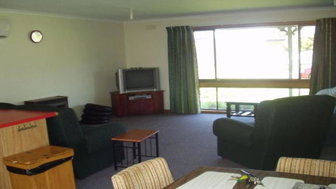 Sandy Escape - Phillip Island Accommodation 3