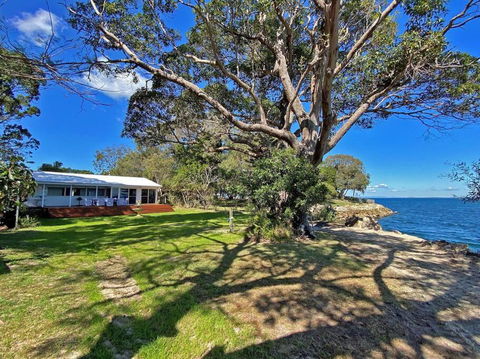SANDY SHORES - Phillip Island Accommodation 0