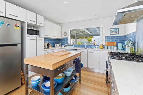 SANTORINI BEACH HOUSE SAFETY BEACH - Phillip Island Accommodation 2