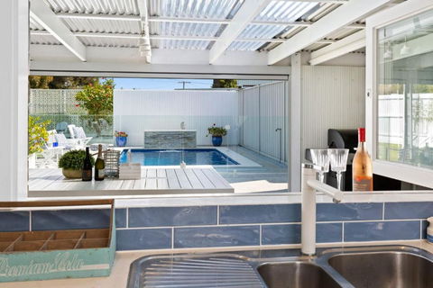 SANTORINI BEACH HOUSE SAFETY BEACH - Phillip Island Accommodation 3