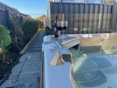 Seaside Retreat On Park - Walk To Beach - Luxury - Jacuzzi - Phillip Island Accommodation 0