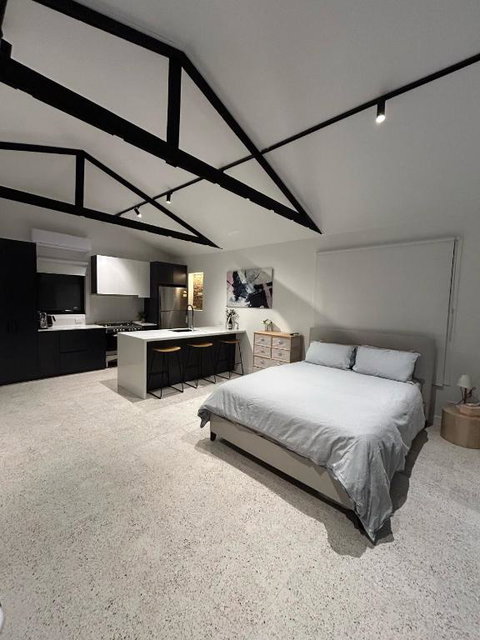 Seaside Retreat On Park - Walk To Beach - Luxury - Jacuzzi - Phillip Island Accommodation 2