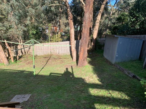 Serene 4-bedroom House In Melbourne East - Phillip Island Accommodation 3