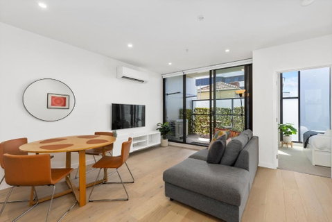 Spacious & Bright Apt Near Major Hospital Precinct - Phillip Island Accommodation 1