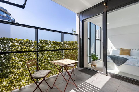 Spacious & Bright Apt Near Major Hospital Precinct - Phillip Island Accommodation 2