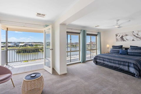 T2 12 Wentworth Pde Hindmarsh Island - No Linen Included - Phillip Island Accommodation 0