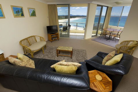 Beachpoint, Unit 401, 28 North Street - Phillip Island Accommodation 3