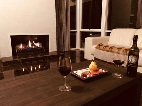 Beautiful Resort Retreat Villa In The Yarra Valley - Entertainer's Delight - Phillip Island Accommodation 1