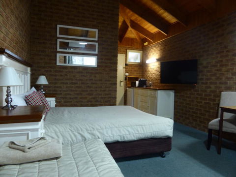 Beechworth Carriage Motor Inn - Phillip Island Accommodation 2