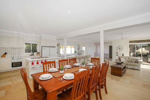 Bella House - Phillip Island Accommodation 0