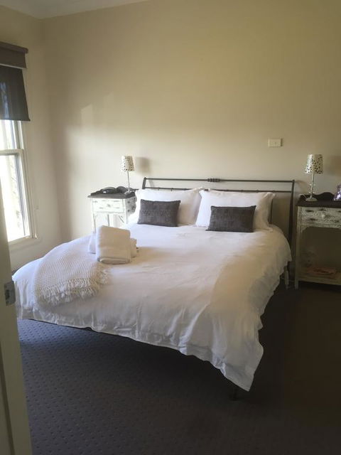 Bennett House Horsham - Phillip Island Accommodation 0