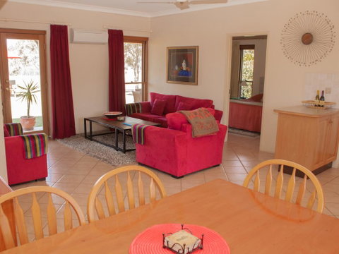 Berenbell Vineyard Retreat - Phillip Island Accommodation 2