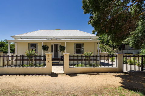 Berkeley Street Townhouse - Phillip Island Accommodation 0