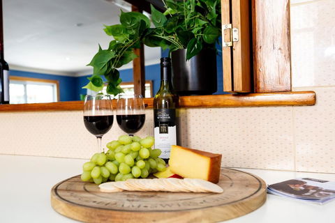 Best Central House - SLEEPS 11 !! - Phillip Island Accommodation 3
