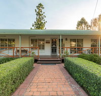 Birds 'n' Bloom Cottages - Phillip Island Accommodation