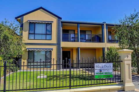 Black Duck - Phillip Island Accommodation 0