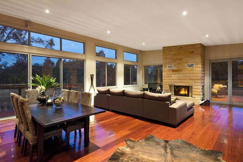Blue Cliff Retreat - Phillip Island Accommodation 0