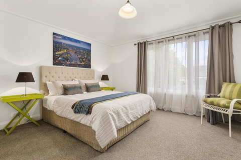 Blue Rosella On Piper - Phillip Island Accommodation 2