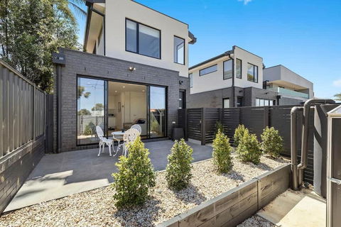 The Moorabbin Townhouse - Comfortable & Accessible - Phillip Island Accommodation 0