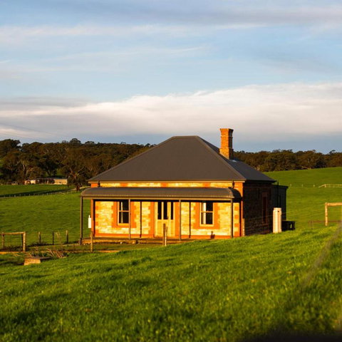 The Old Farm Cottage, Mount Torrens - Phillip Island Accommodation 0