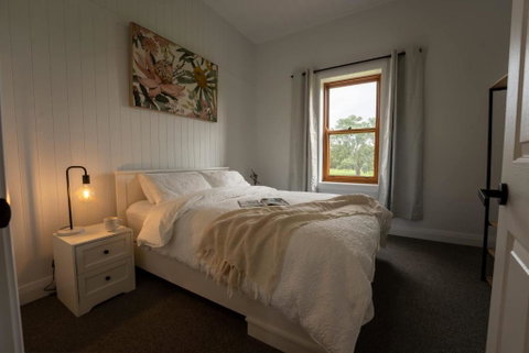 The Old Farm Cottage, Mount Torrens - Phillip Island Accommodation 1