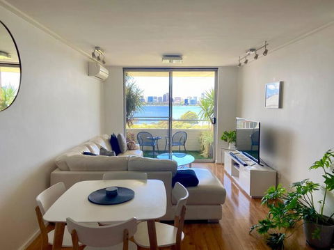 The Swan - Park & River Views Next To Perth Zoo - Phillip Island Accommodation 2
