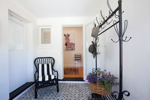 THE WHITE HOUSE Luxury Villa Embedded In History - Phillip Island Accommodation 1