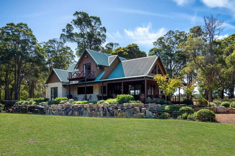 Tintagel Estate I Private Properties - Phillip Island Accommodation 0