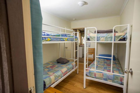 YHA Pittwater Eco, Sydney - Phillip Island Accommodation 1