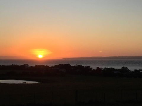 YOLO- Beach-house Views, Near Penguins, Nbn! - Phillip Island Accommodation 3