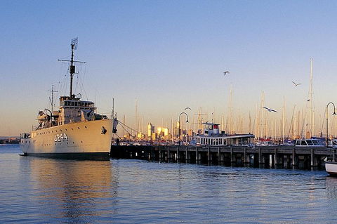 Melbourne City And Williamstown Ferry Cruise - Phillip Island Accommodation 4