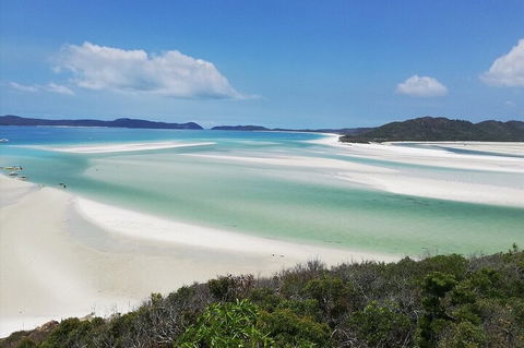 2-Night Whitsundays Sailing Cruise Incl. Whitehaven Beach & Great Barrier Reef - Phillip Island Accommodation 1