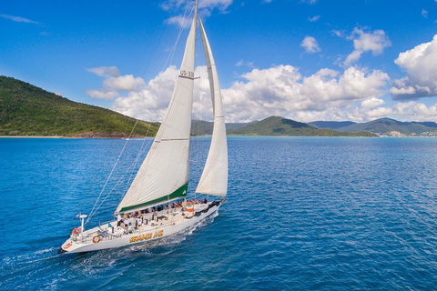 2-Night Whitsundays Sailing Cruise Incl. Whitehaven Beach & Great Barrier Reef - Phillip Island Accommodation 3