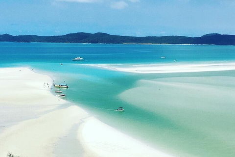 2-Night Whitsundays Sailing Cruise Incl. Whitehaven Beach & Great Barrier Reef - Phillip Island Accommodation 5